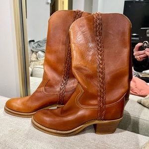 Well made leather boots. No brand name. But very good quality